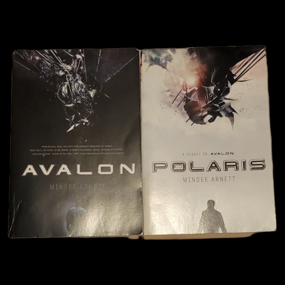 3 for $10 - Bundle of 4 books. The Hobbit, Avalon, Polaris, Illusion - Picture 7 of 10